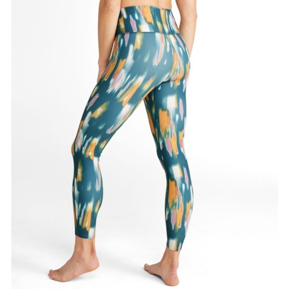 L.L.Bean Everyday Performance 7/8 Pocket Tights Watercolor Paint Brush Small - Picture 2 of 13